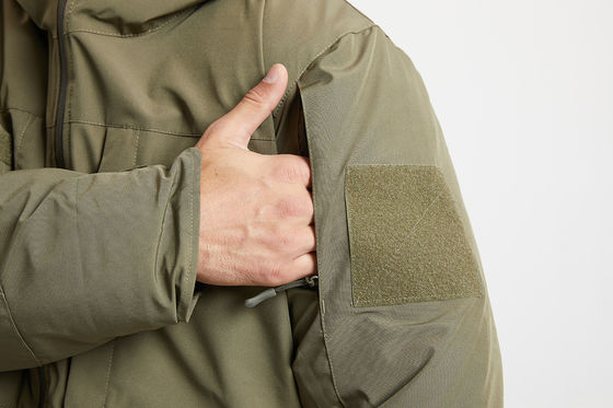 Polyester Fiber Winter Coat with Stand Collar Solid Colors Camouflage Zipper Closure