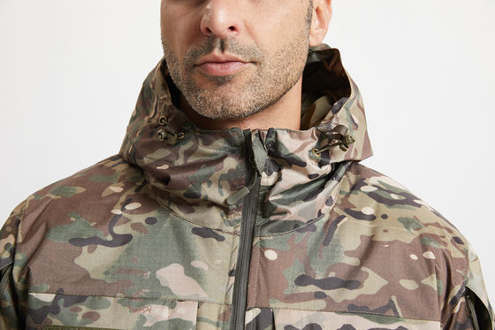 Polyester Fiber Winter Coat with Stand Collar Solid Colors Camouflage Zipper Closure